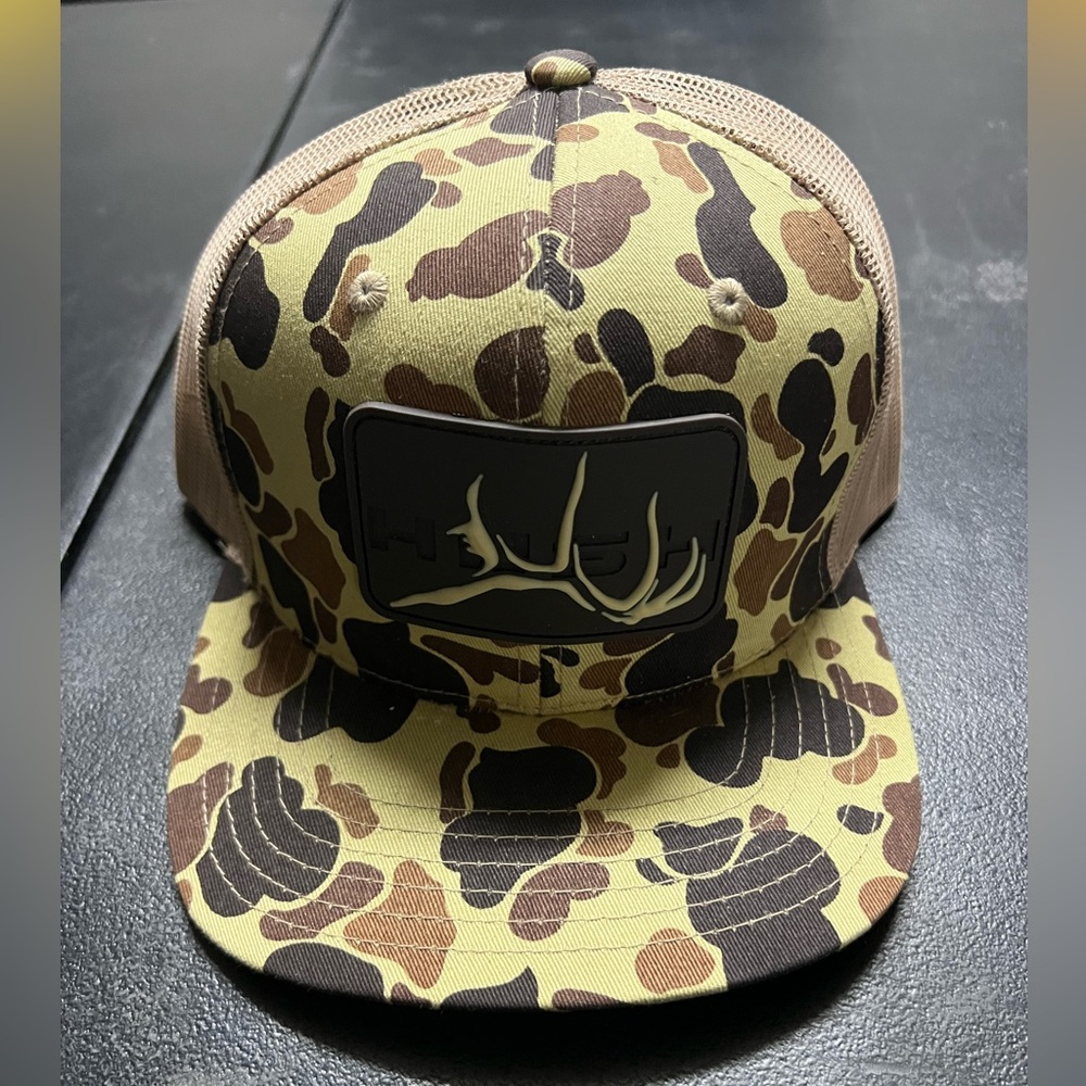 Hushin trucker hat, used Great condition. Buy it and get it out of my storage